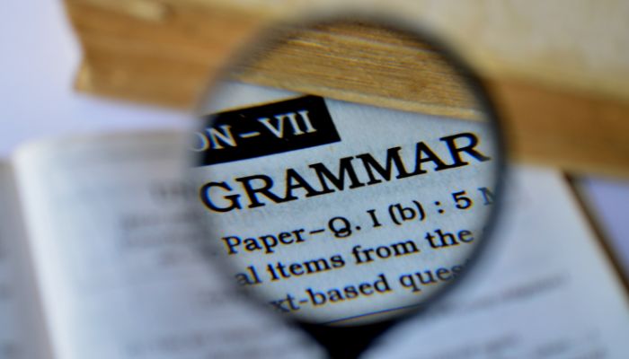 ¿Estudiar inglés o una carrera universitaria en el extranjero?