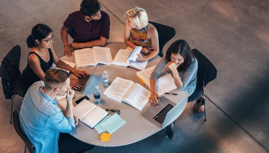 Grados y posgrados en España